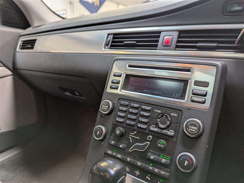 <p>2008 VOLVO V70 SE SPORT D5 AUTO</p>