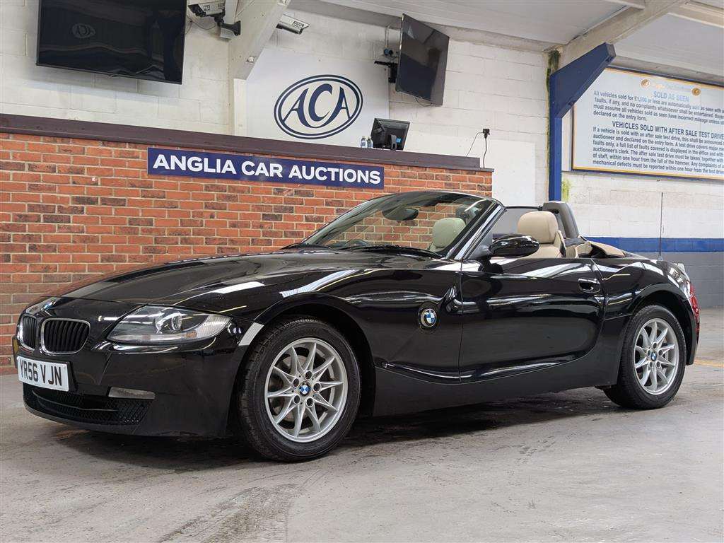 <p>2006 BMW Z4 SE</p>