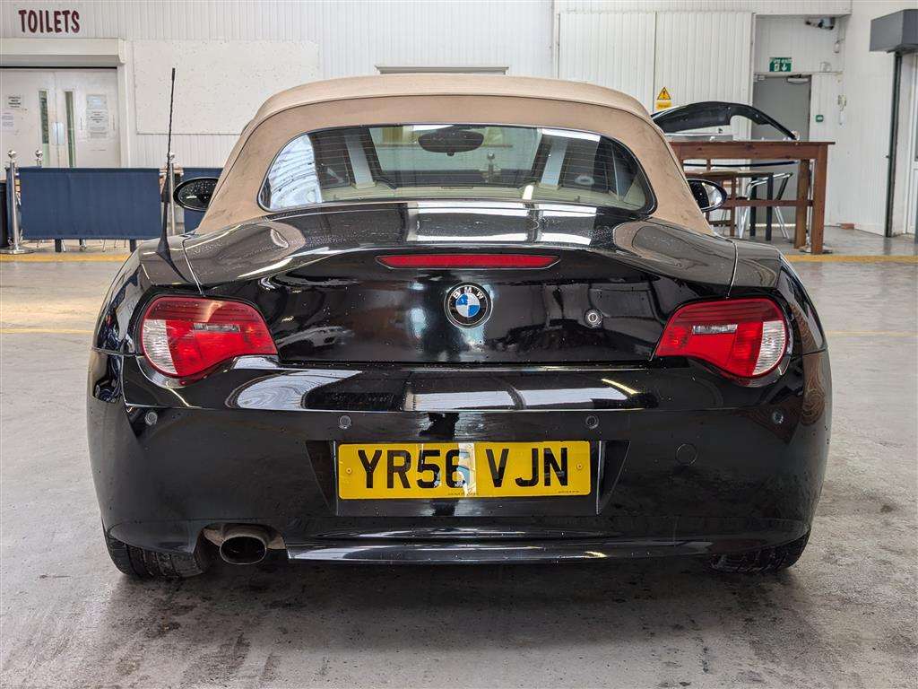 <p>2006 BMW Z4 SE</p>