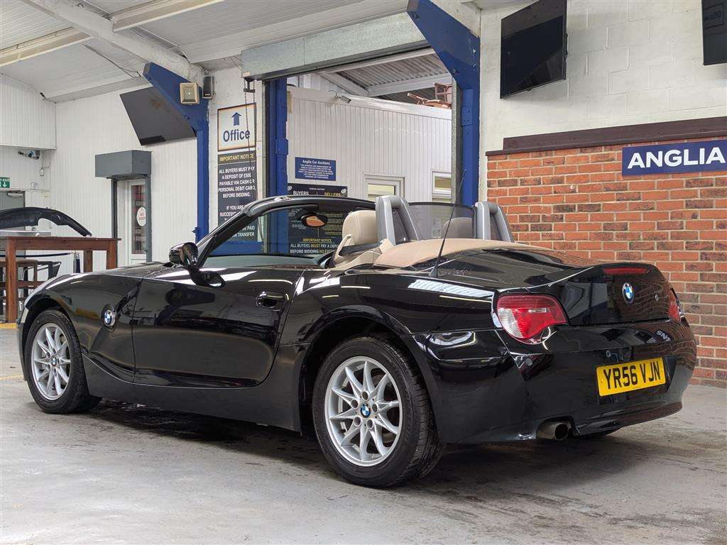 <p>2006 BMW Z4 SE</p>