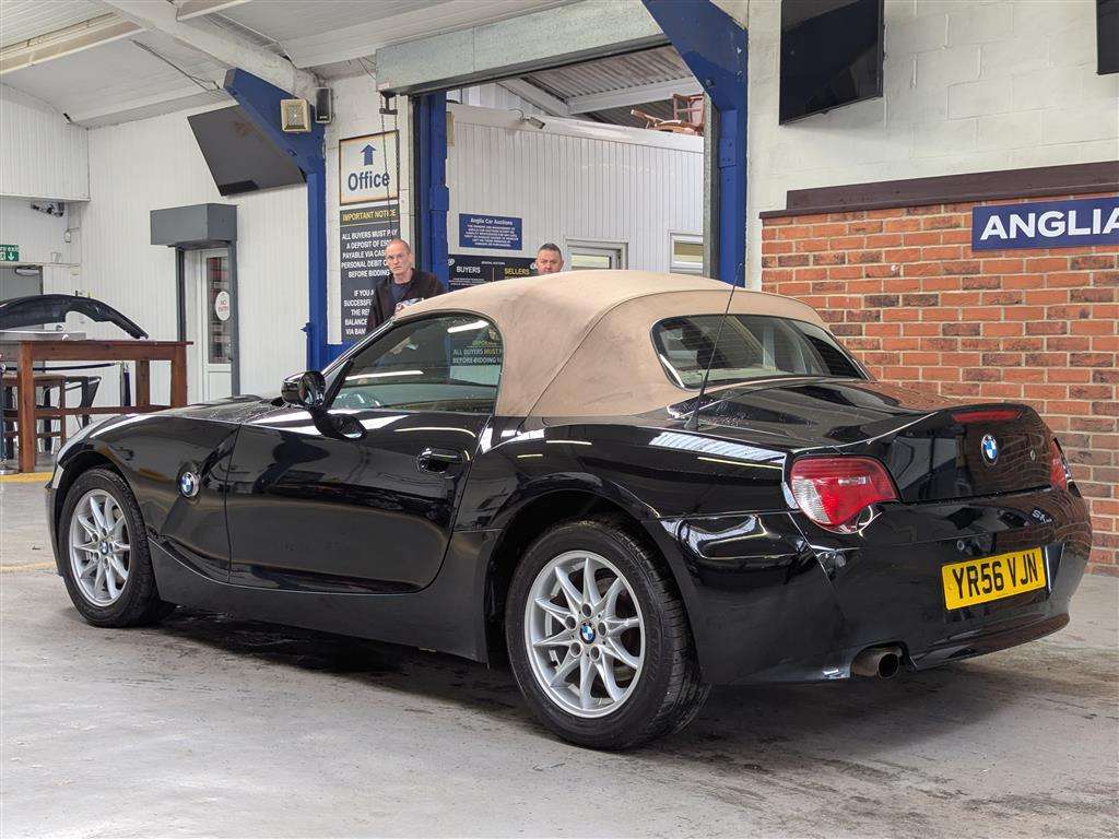 <p>2006 BMW Z4 SE</p>