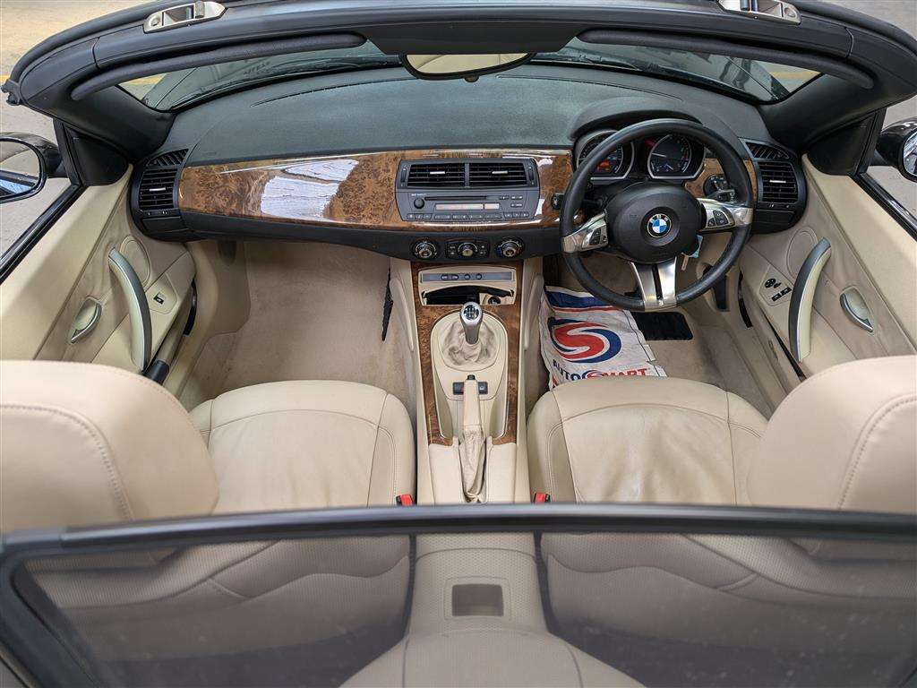 <p>2006 BMW Z4 SE</p>