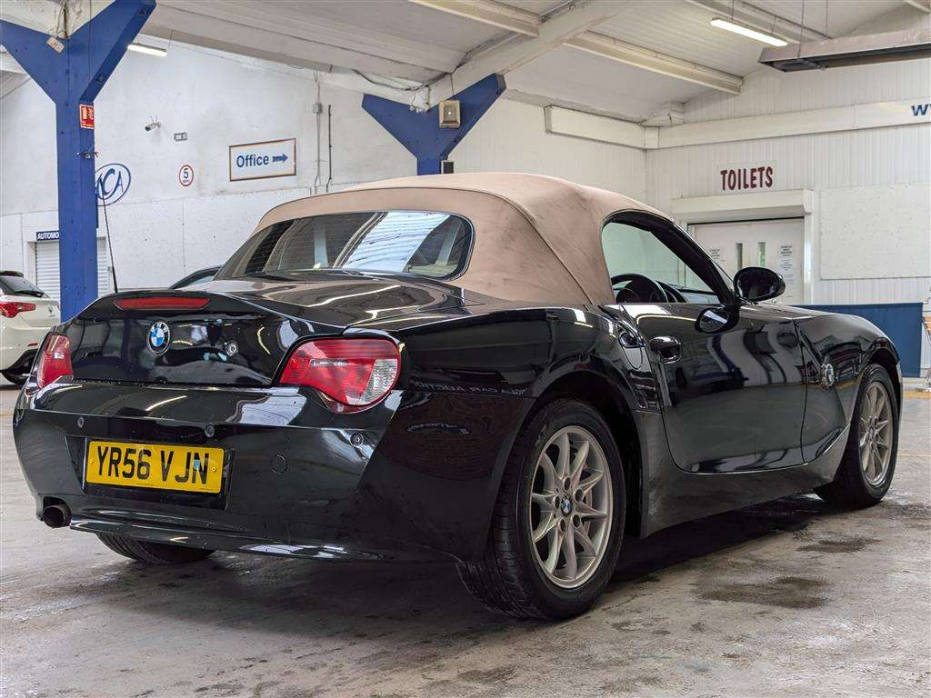 <p>2006 BMW Z4 SE</p>