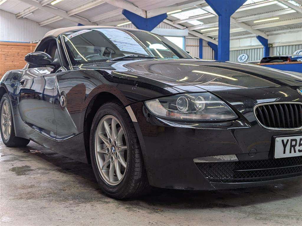 <p>2006 BMW Z4 SE</p>