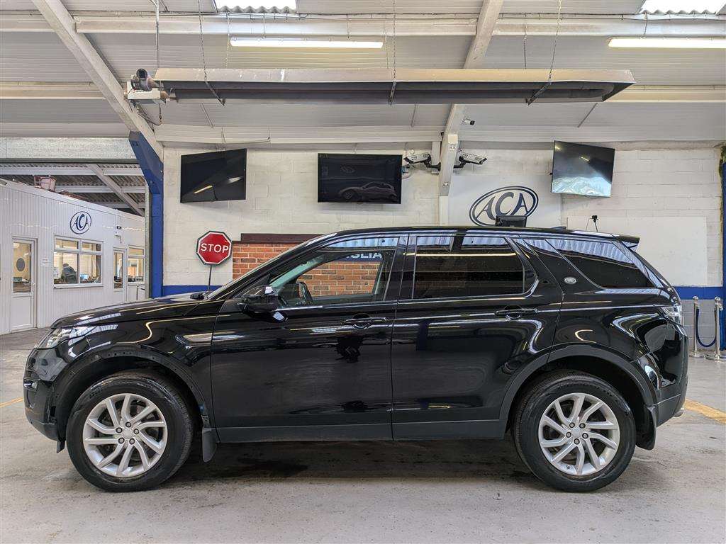 <p>2019 LAND ROVER DISCOVERY SPORT SE TECH T</p>