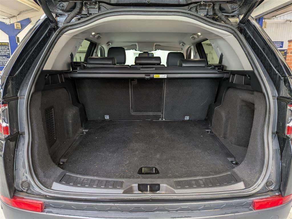 <p>2019 LAND ROVER DISCOVERY SPORT SE TECH T</p>