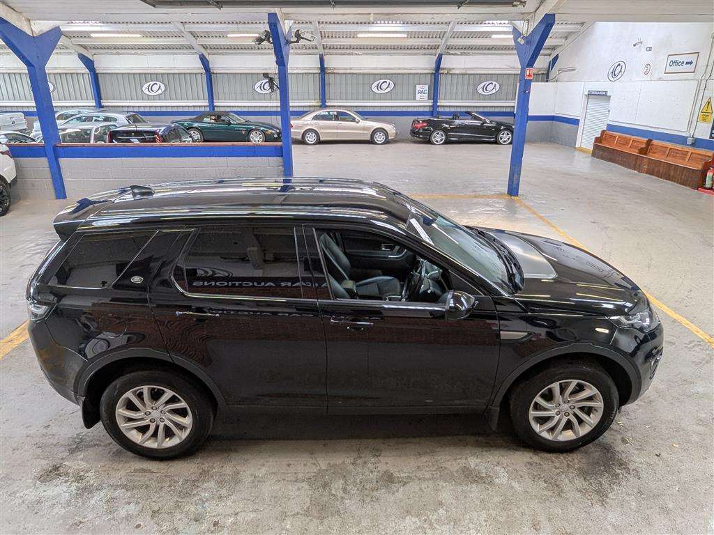 <p>2019 LAND ROVER DISCOVERY SPORT SE TECH T</p>