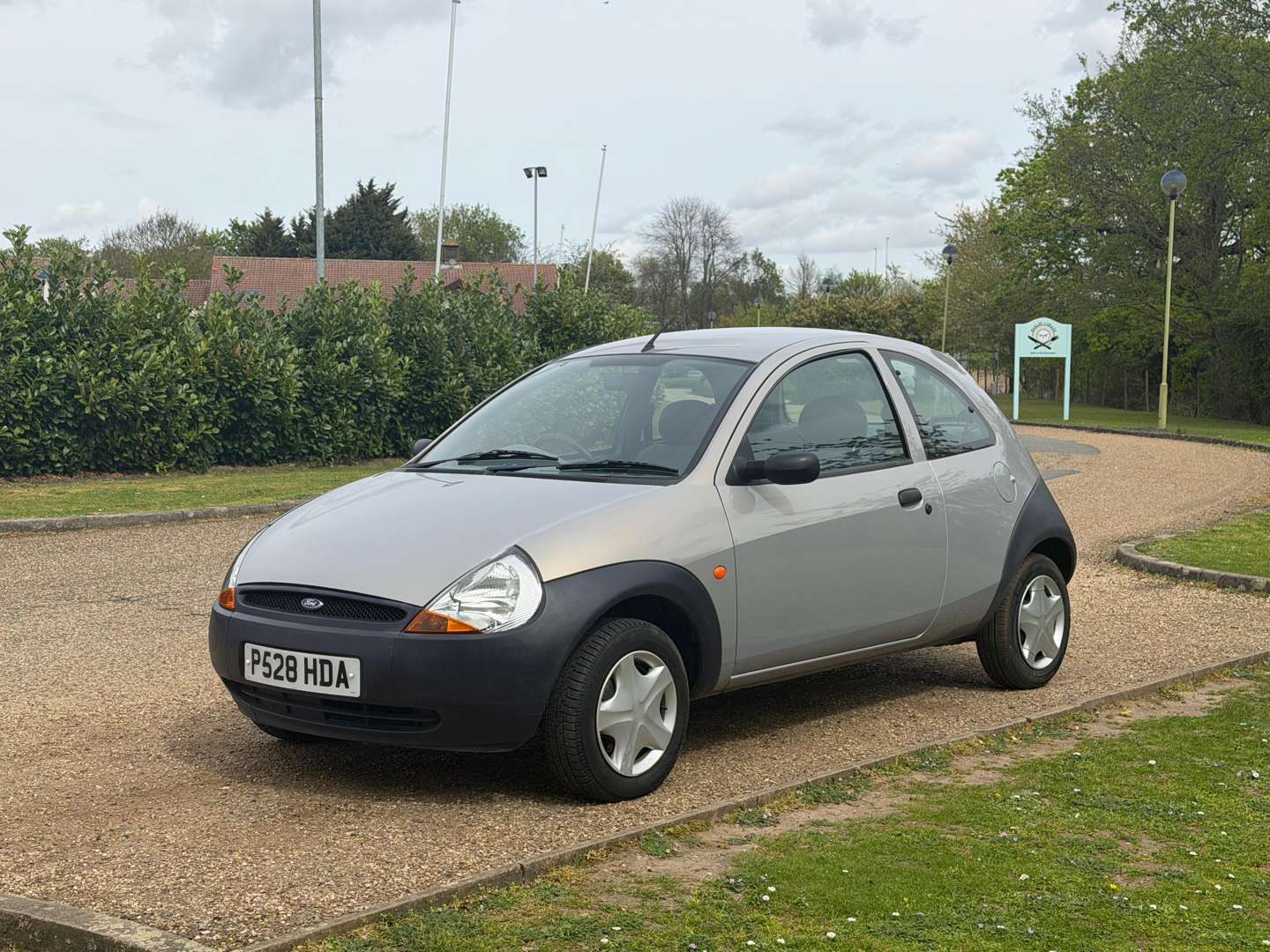 <p>1997 FORD KA</p>