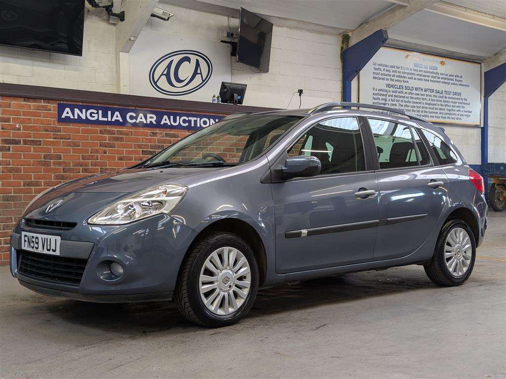 <p>2009 RENAULT CLIO EXPRESSION 16V</p>