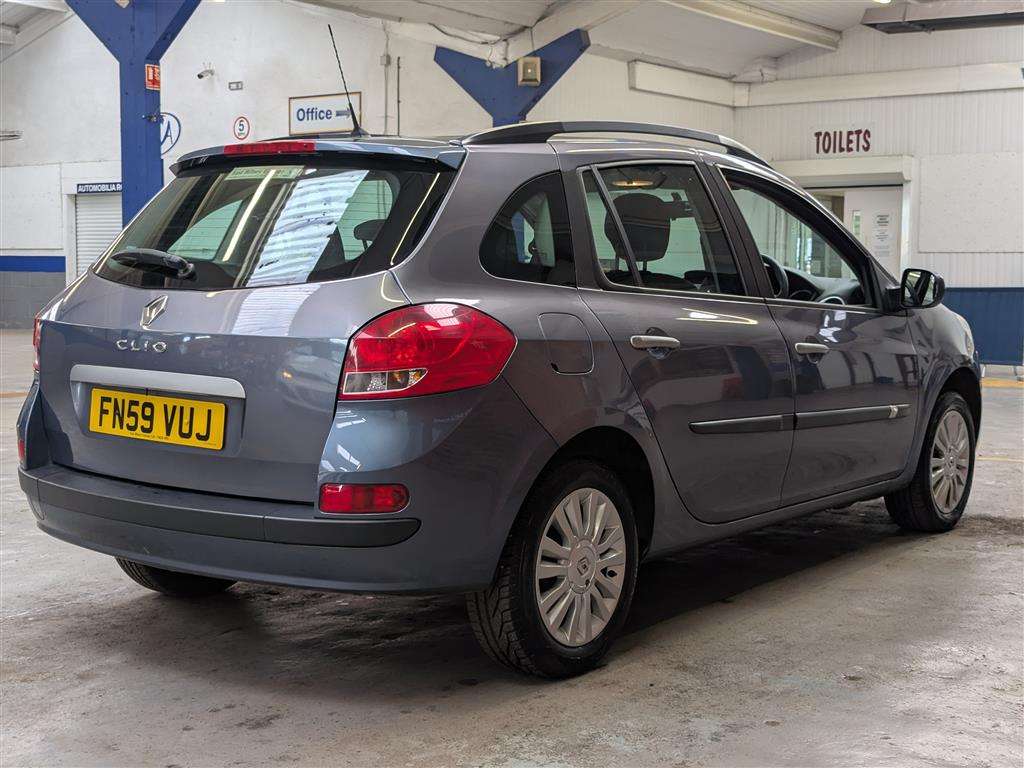 <p>2009 RENAULT CLIO EXPRESSION 16V</p>