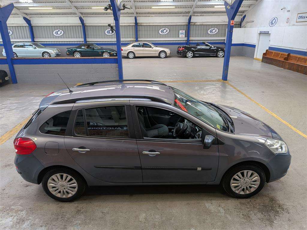 <p>2009 RENAULT CLIO EXPRESSION 16V</p>