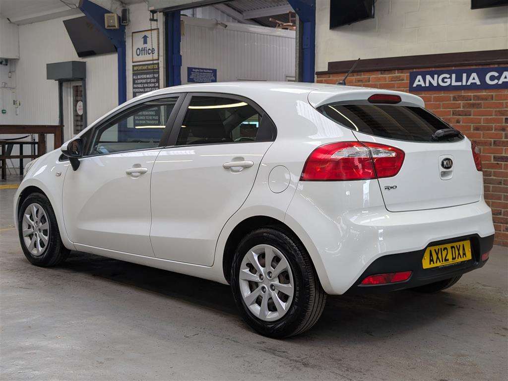 <p>2012 KIA RIO 1 AIR</p>
