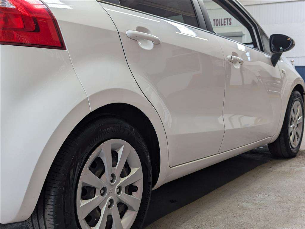 <p>2012 KIA RIO 1 AIR</p>
