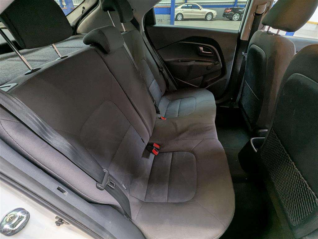 <p>2012 KIA RIO 1 AIR</p>