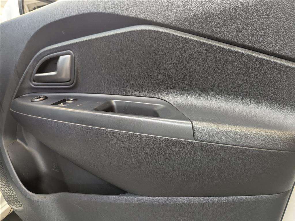 <p>2012 KIA RIO 1 AIR</p>