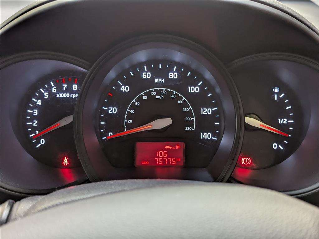 <p>2012 KIA RIO 1 AIR</p>