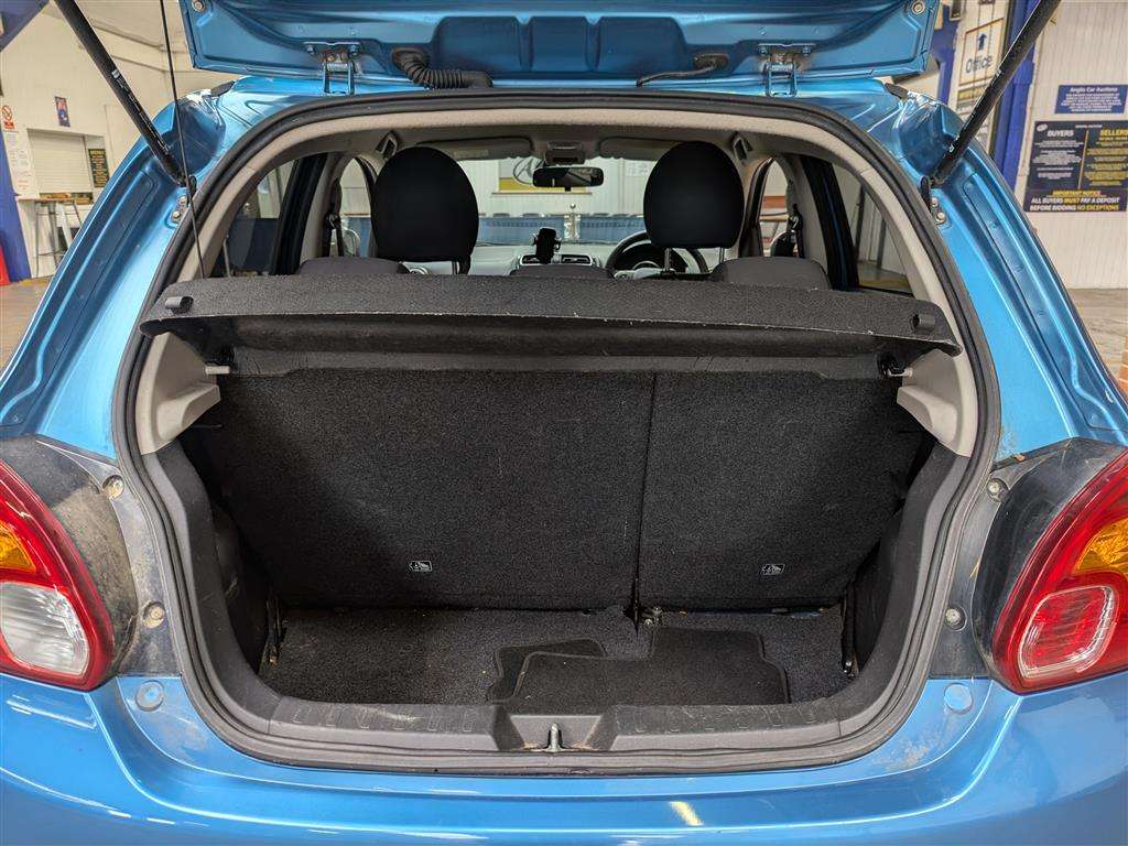 <p>2016 MITSUBISHI MIRAGE ATTIVO</p>