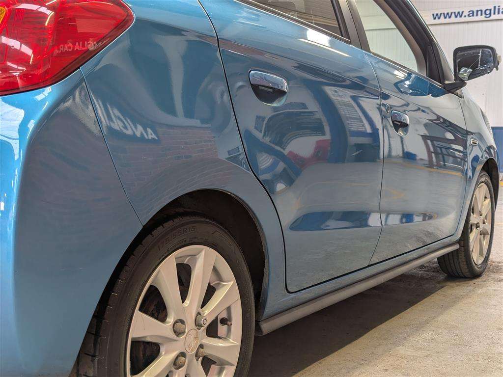 <p>2016 MITSUBISHI MIRAGE ATTIVO</p>