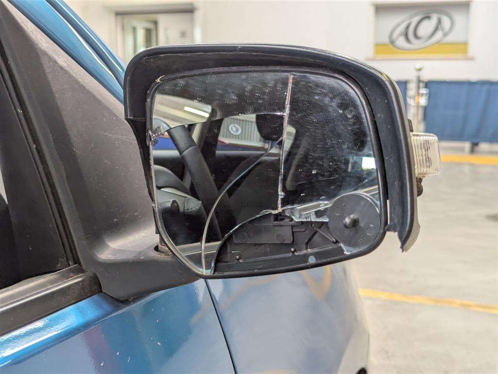 <p>2016 MITSUBISHI MIRAGE ATTIVO</p>