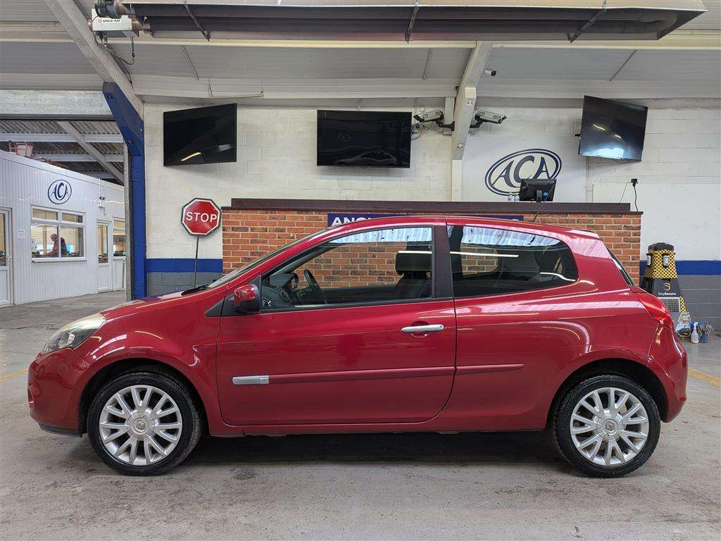 <p>2010 RENAULT CLIO DYNAMIQUE TCE</p>