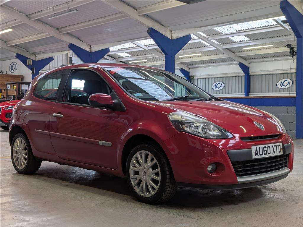 <p>2010 RENAULT CLIO DYNAMIQUE TCE</p>
