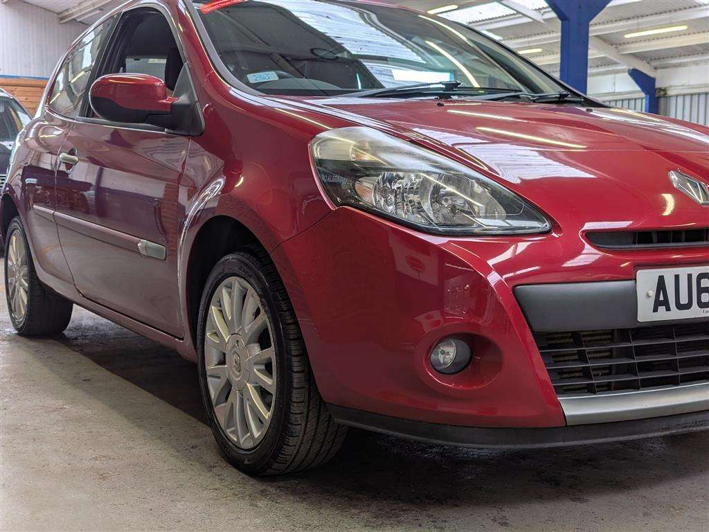 <p>2010 RENAULT CLIO DYNAMIQUE TCE</p>