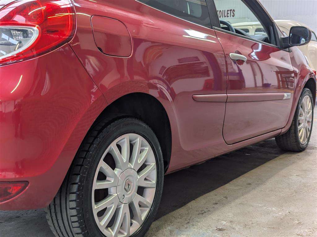 <p>2010 RENAULT CLIO DYNAMIQUE TCE</p>