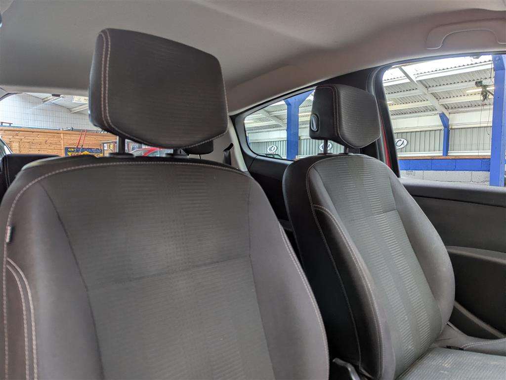 <p>2010 RENAULT CLIO DYNAMIQUE TCE</p>