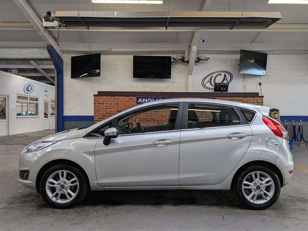 <p>2015 FORD FIESTA ZETEC</p>