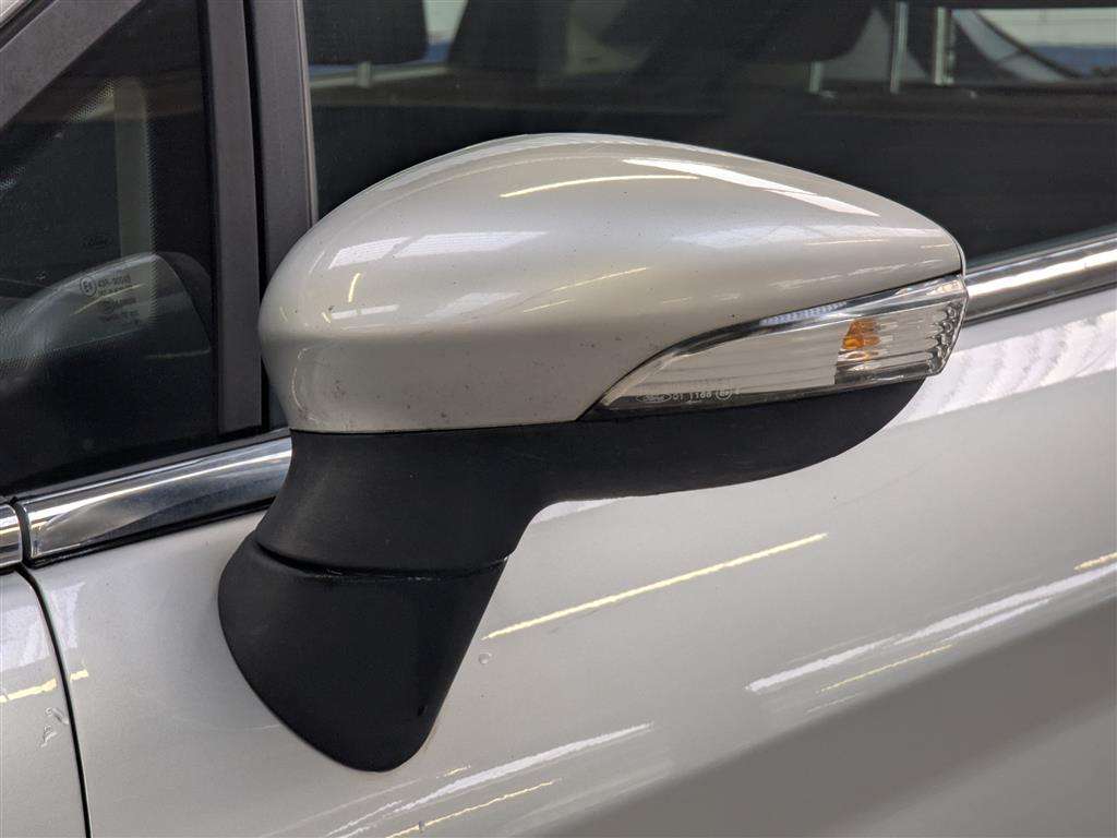 <p>2015 FORD FIESTA ZETEC</p>