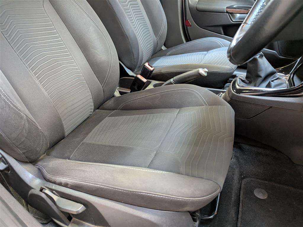 <p>2015 FORD FIESTA ZETEC</p>