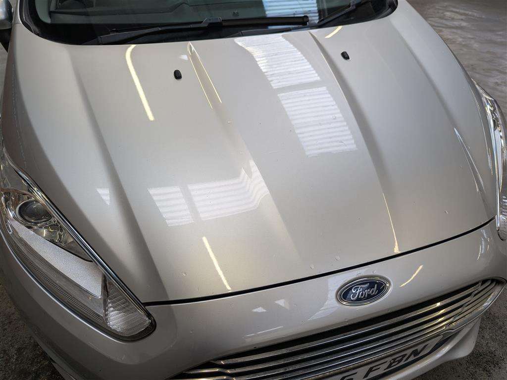 <p>2015 FORD FIESTA ZETEC</p>