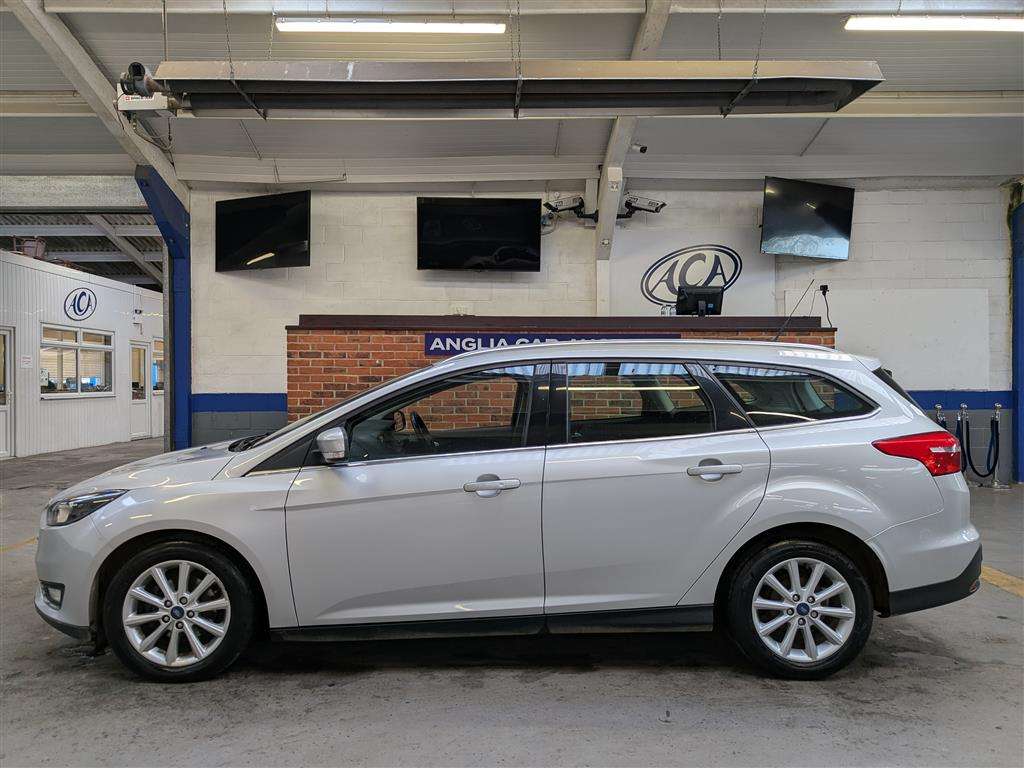 <p>2016 FORD FOCUS TITANIUM</p>