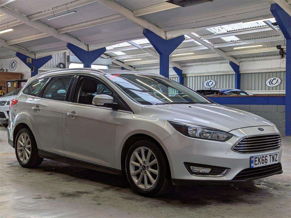 <p>2016 FORD FOCUS TITANIUM</p>