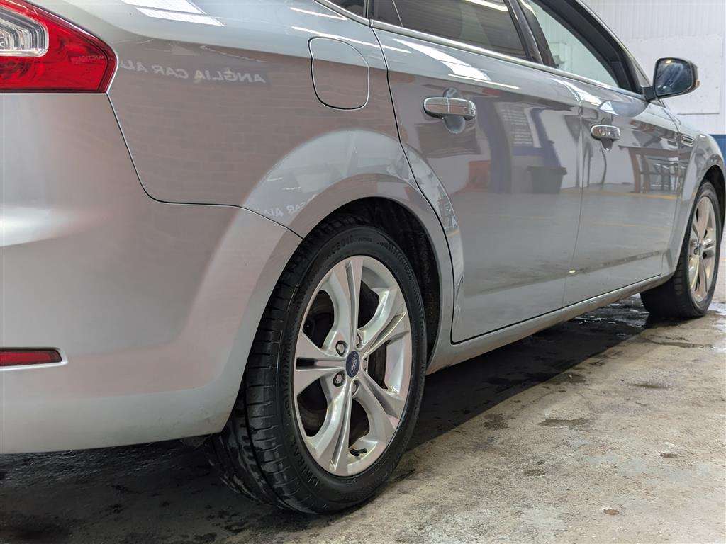 <p>2013 FORD MONDEO TITANIUM X B-S EDN</p>