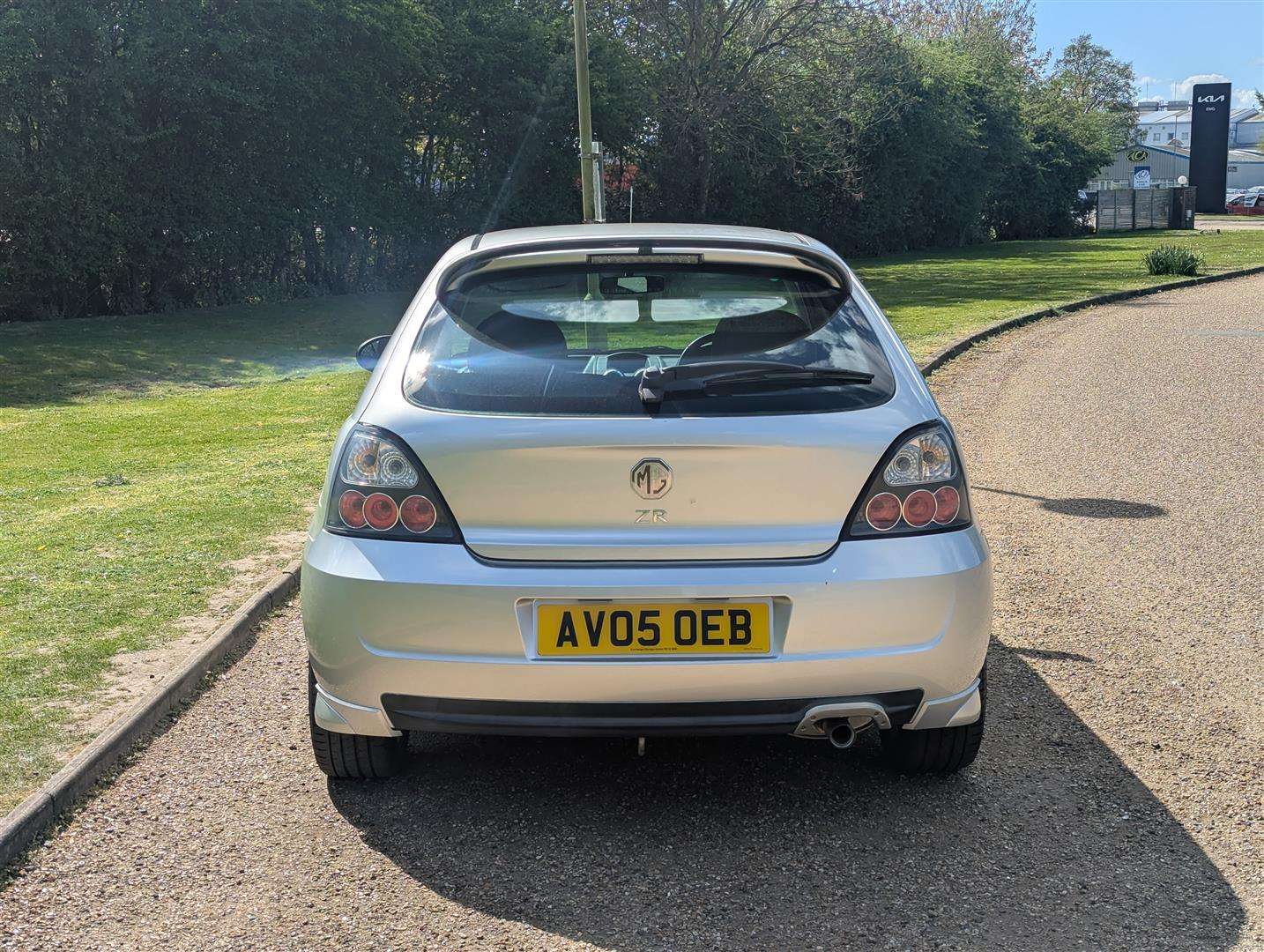 <p>2005 MG ZR 120 TROPHY SE</p>