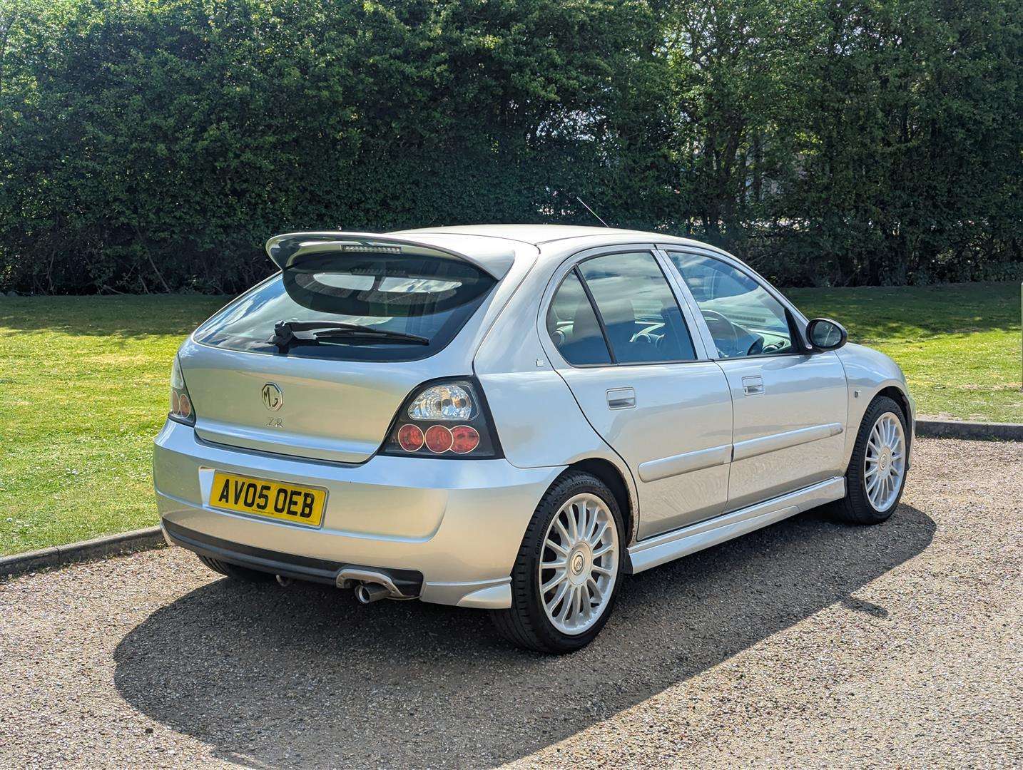 <p>2005 MG ZR 120 TROPHY SE</p>