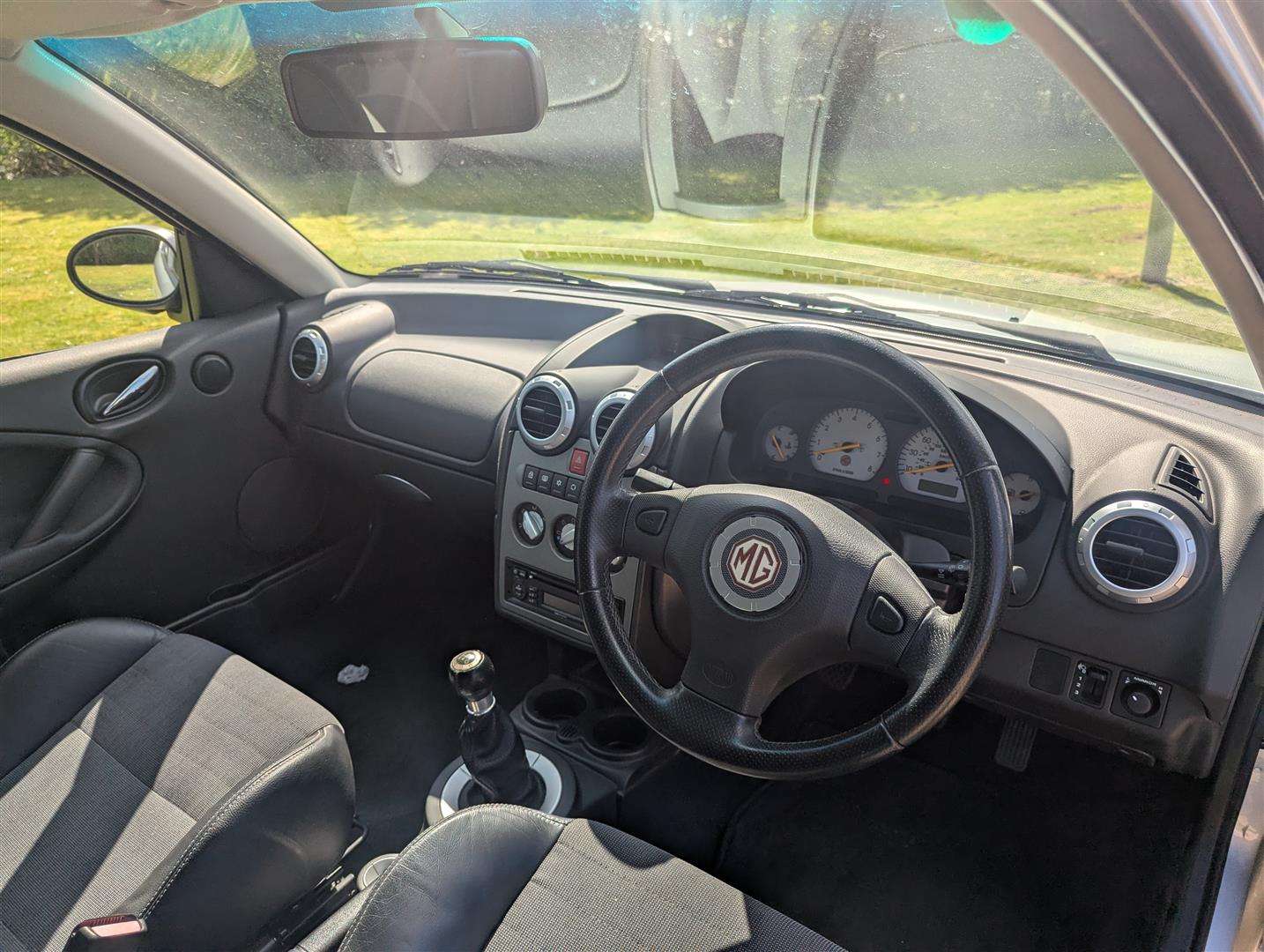 <p>2005 MG ZR 120 TROPHY SE</p>