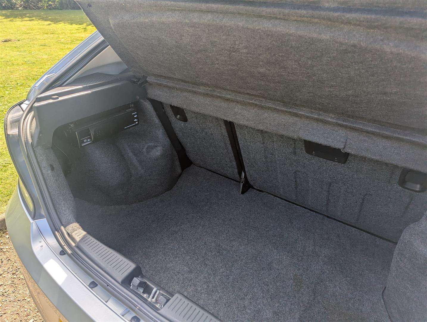 <p>2005 MG ZR 120 TROPHY SE</p>