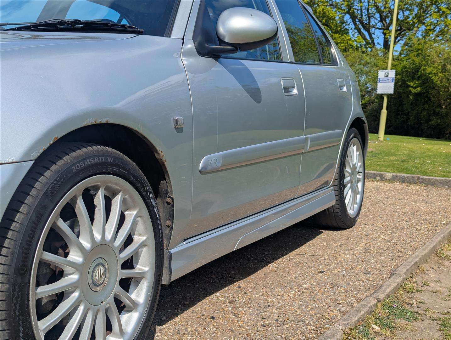 <p>2005 MG ZR 120 TROPHY SE</p>