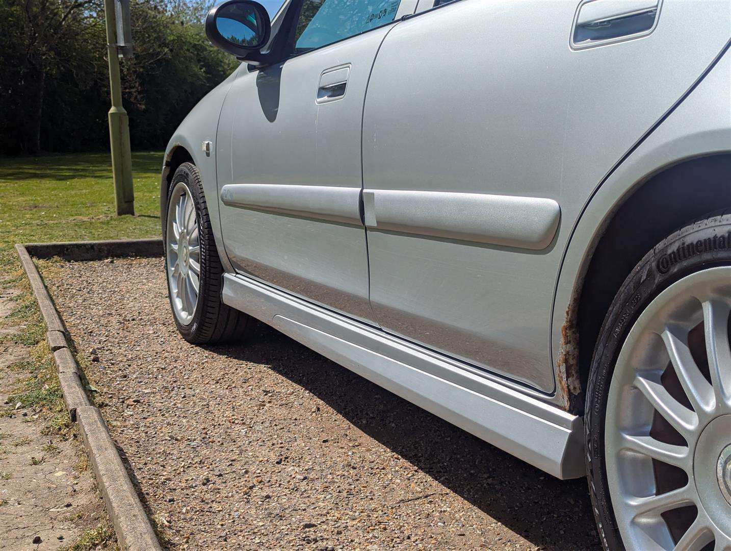 <p>2005 MG ZR 120 TROPHY SE</p>