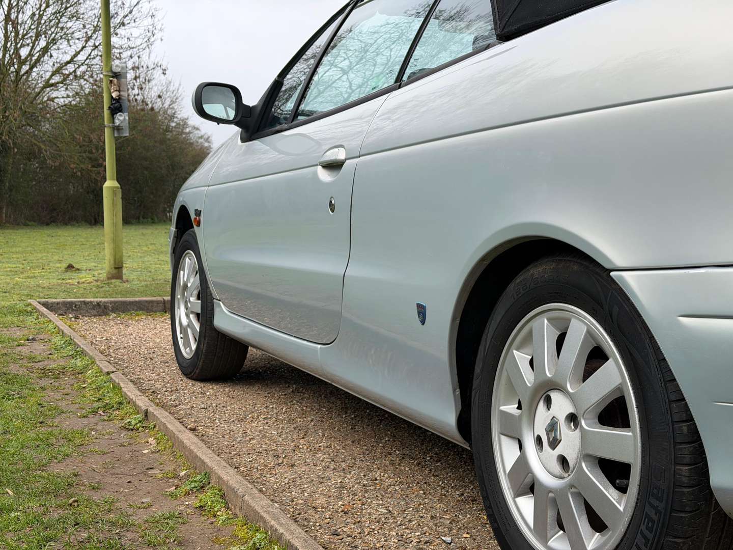 <p>2002 RENAULT MEGANE DYNAMIQUE+ CABRIO</p>