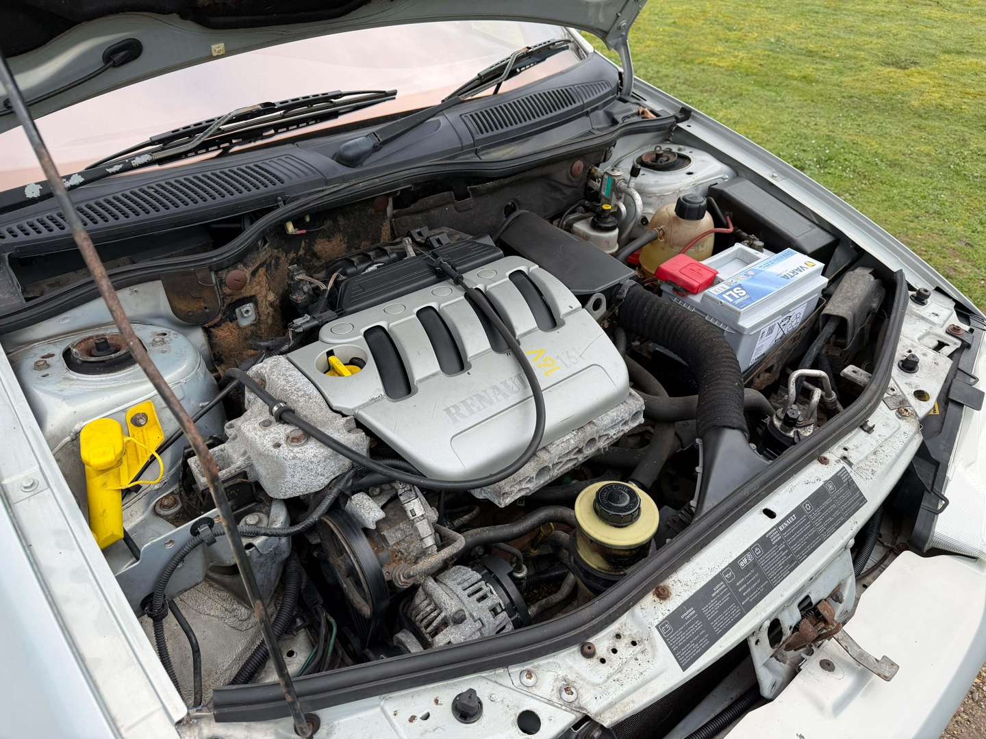 <p>2002 RENAULT MEGANE DYNAMIQUE+ CABRIO</p>