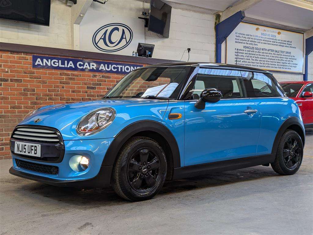 <p>2015 MINI COOPER</p>