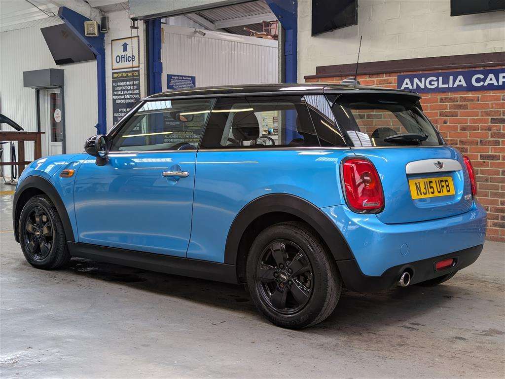 <p>2015 MINI COOPER</p>