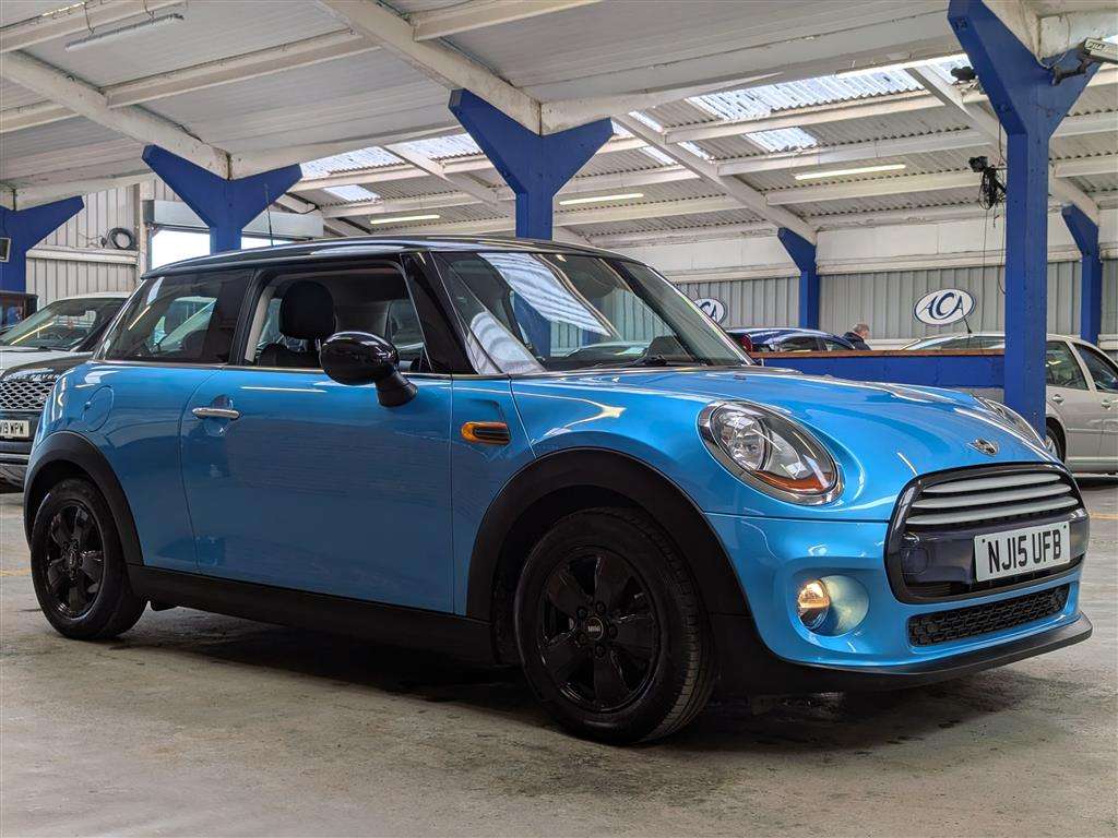 <p>2015 MINI COOPER</p>
