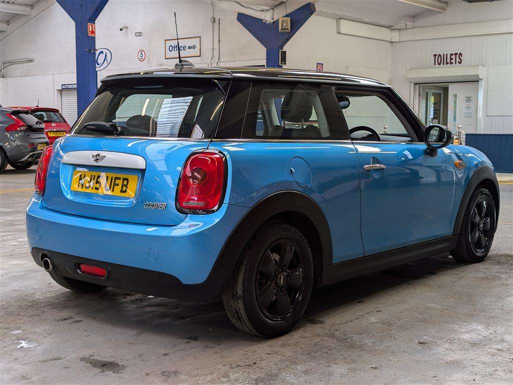 <p>2015 MINI COOPER</p>