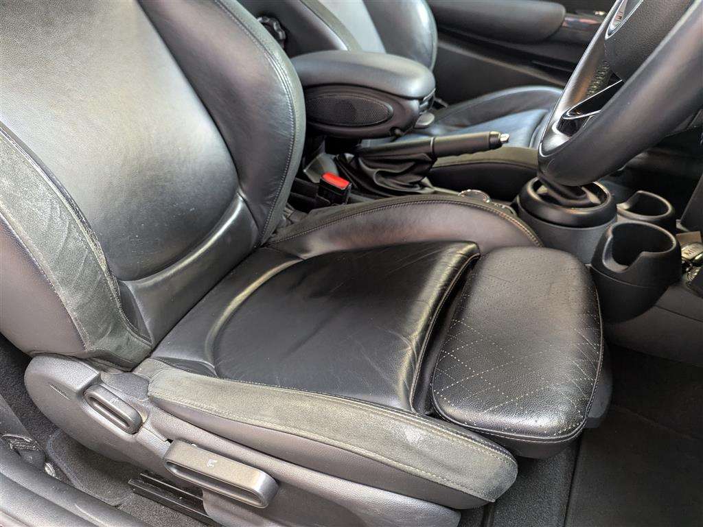 <p>2015 MINI COOPER</p>