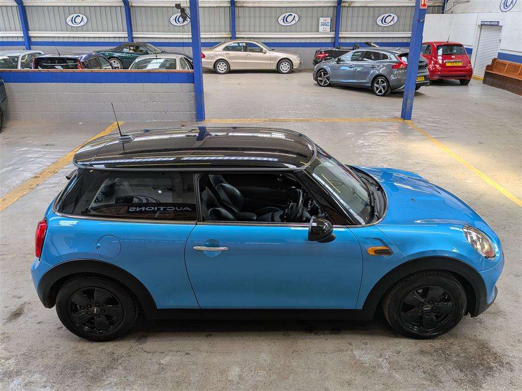 <p>2015 MINI COOPER</p>