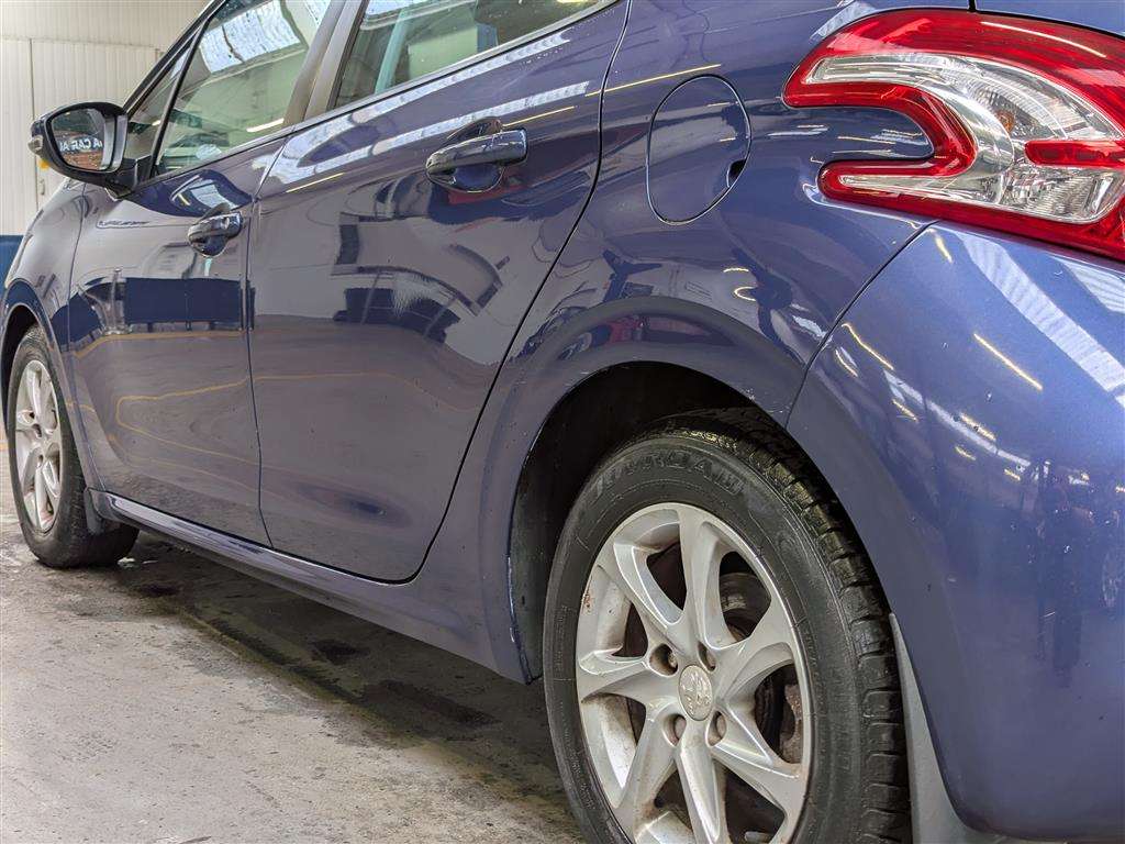 <p>2012 PEUGEOT 208 ACTIVE</p>